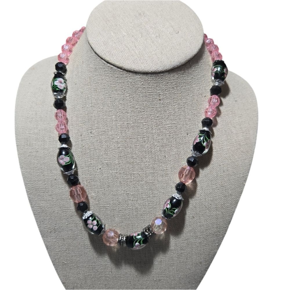 Vintage Beaded necklace black and pink with floral design